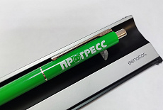 Ручка Сенатор Поинт зелёного цвета с лого для компании ПРОГРЕСС